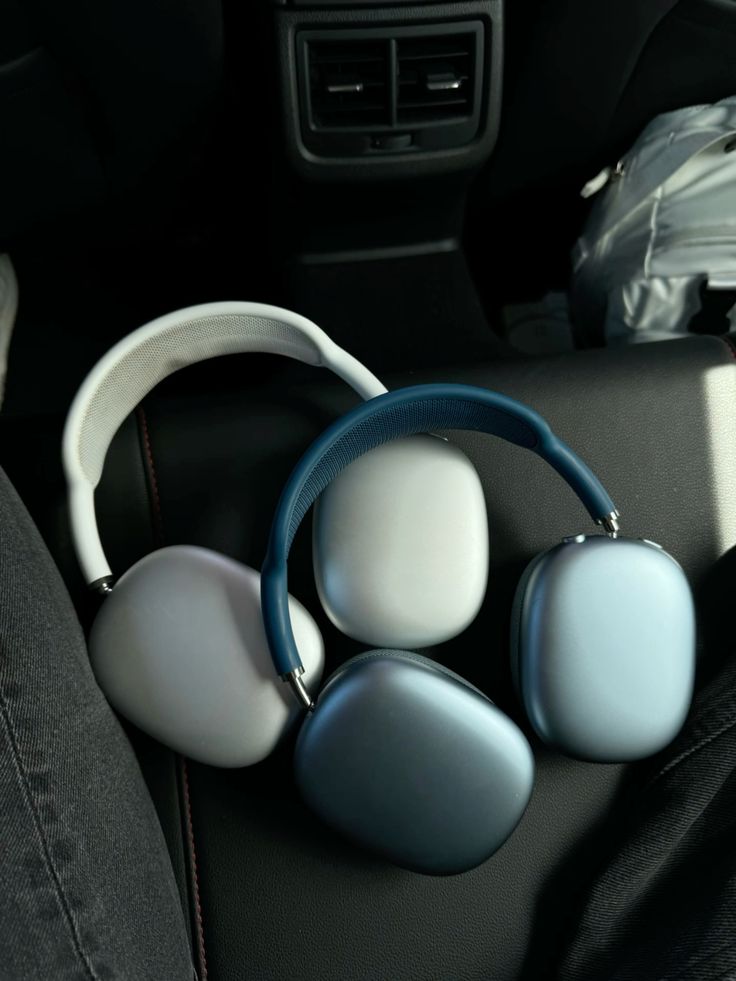 AirPods Pro Max –